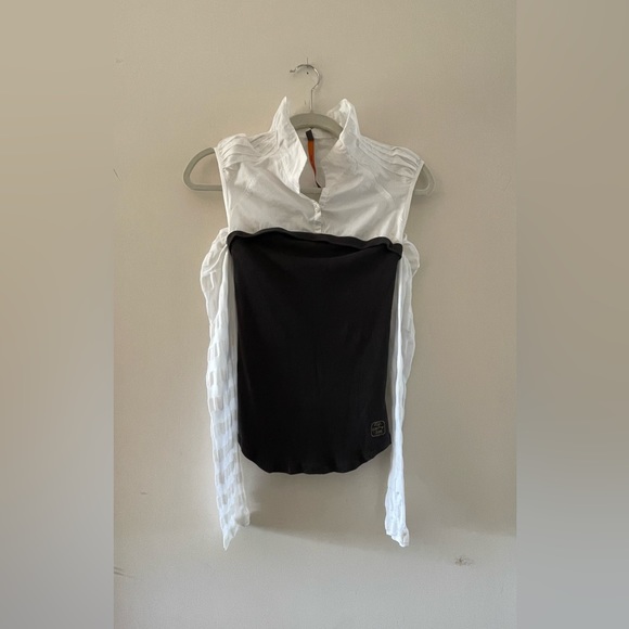 Cop.Copine Tops - Vintage Cop.Copine white top gray butted bottom unique top sz Xs/S